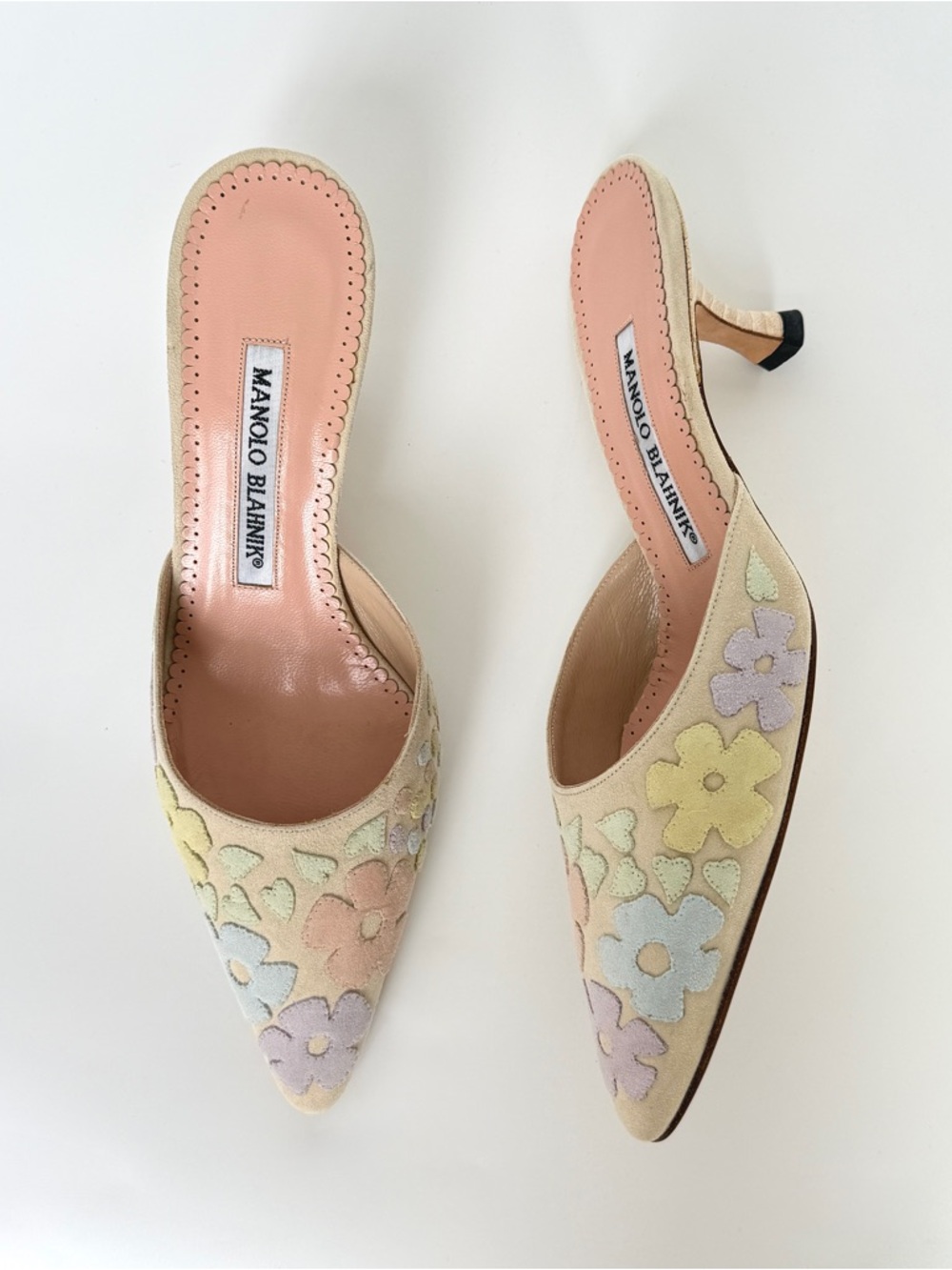 Vintage Manolo Blahnik pastel floral patchwork suede heeled mules, US 4.5, NIB - Picture 2 of 7
